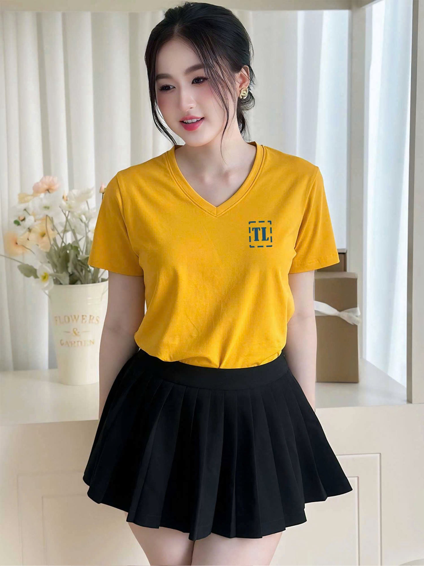 Áo thun nữ tay ngắn - In logo chữ TL