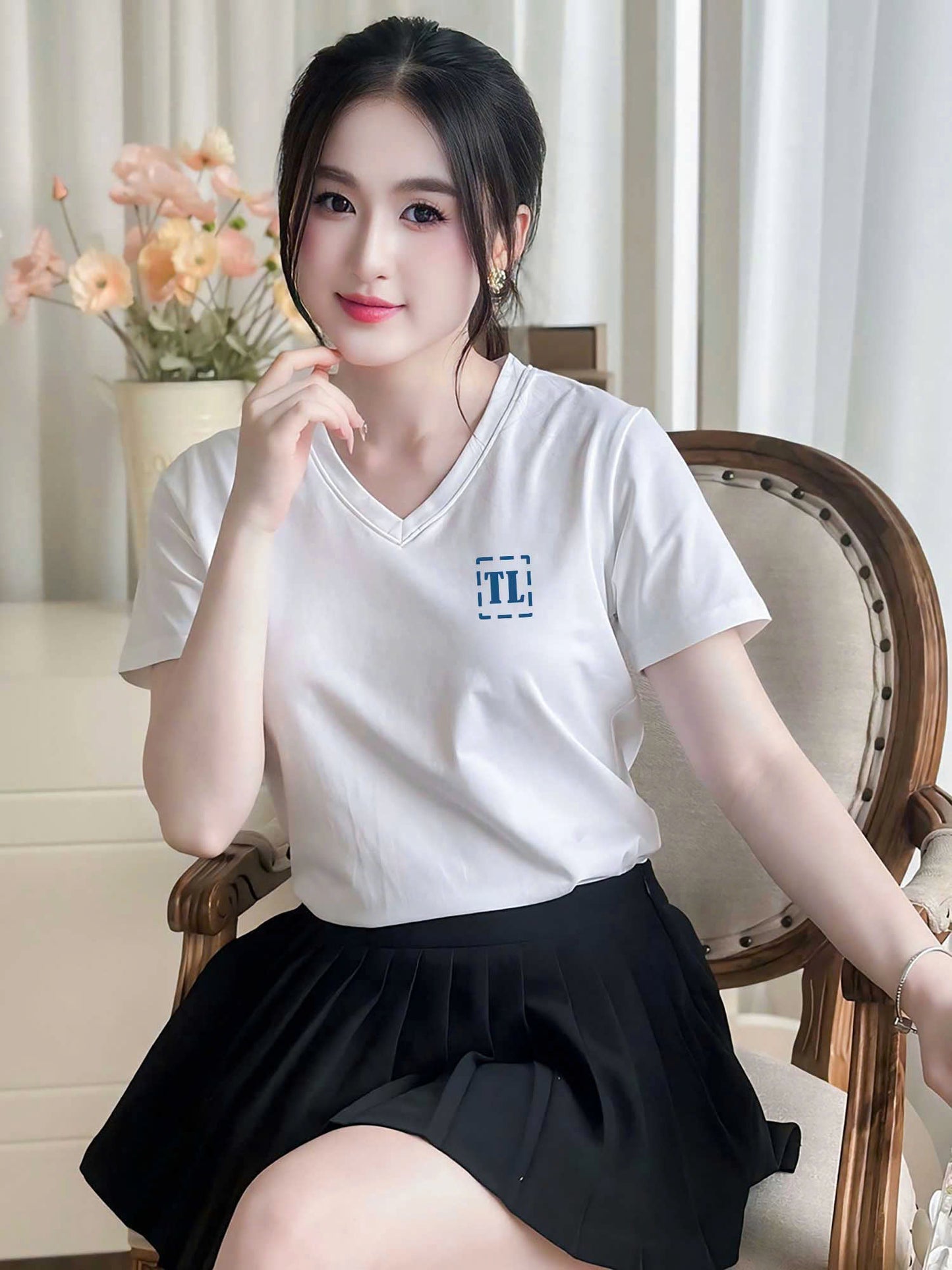 Áo thun nữ tay ngắn - In logo chữ TL