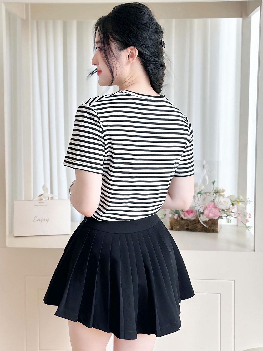 Áo thun nữ Tay ngắn-Cổ tim-Họa tiết kẻ sọc-Mã BSA