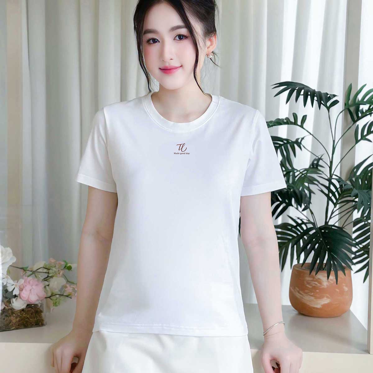 Áo thun nữ tay ngắn-Cổ Tròn-In logo chữ TL