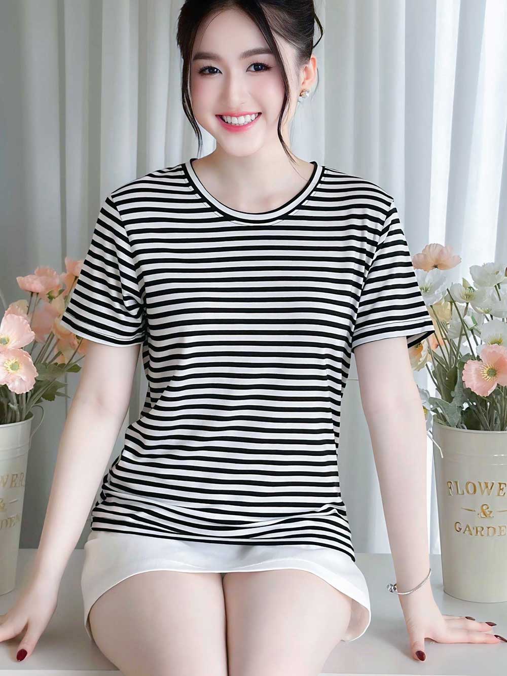 Áo thun nữ cổ tròn, họa tiết kẻ sọc, kiểu dáng trẻ trung - Mã BSB