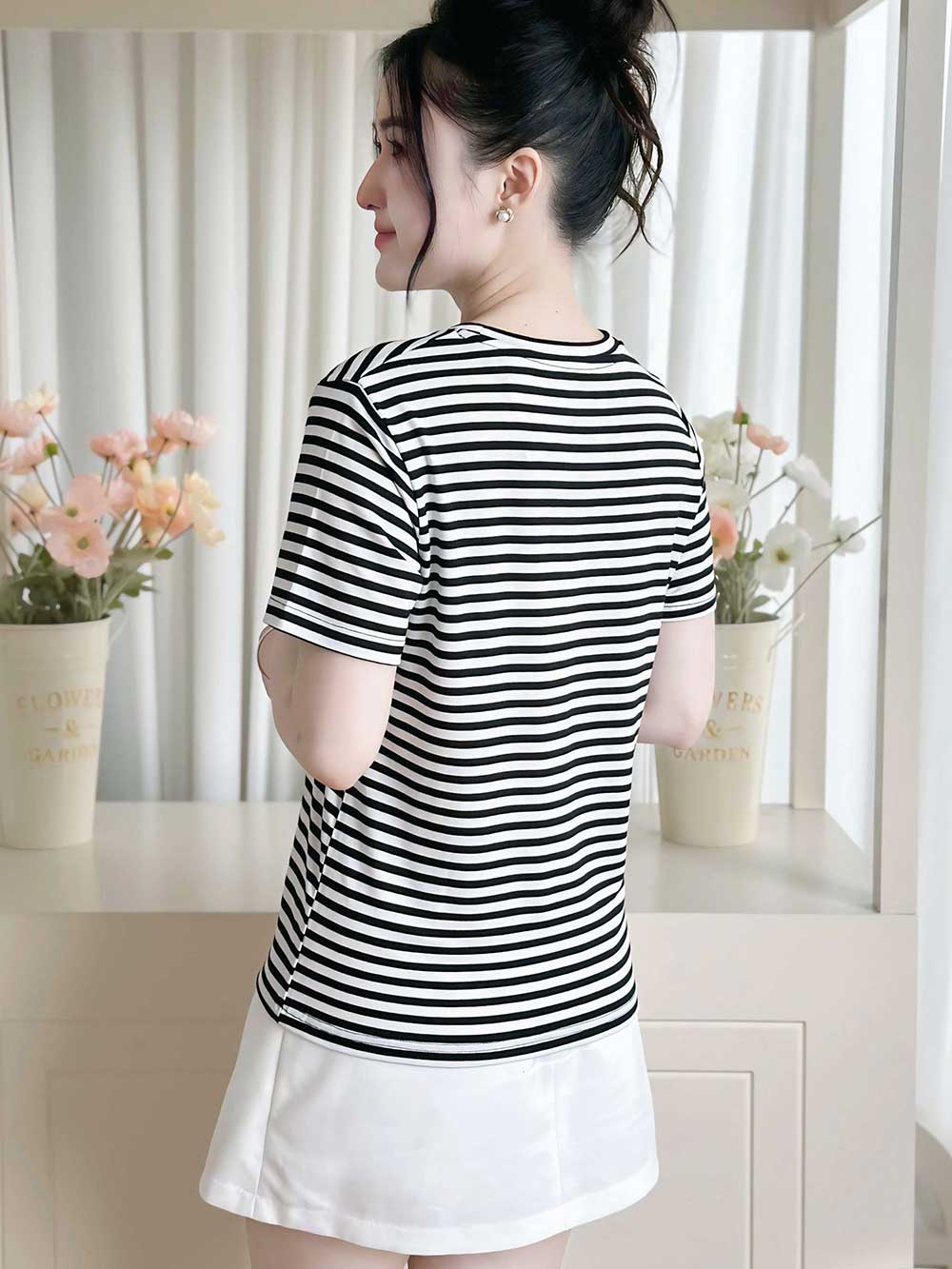 Áo thun nữ cổ tròn, họa tiết kẻ sọc, kiểu dáng trẻ trung - Mã BSB