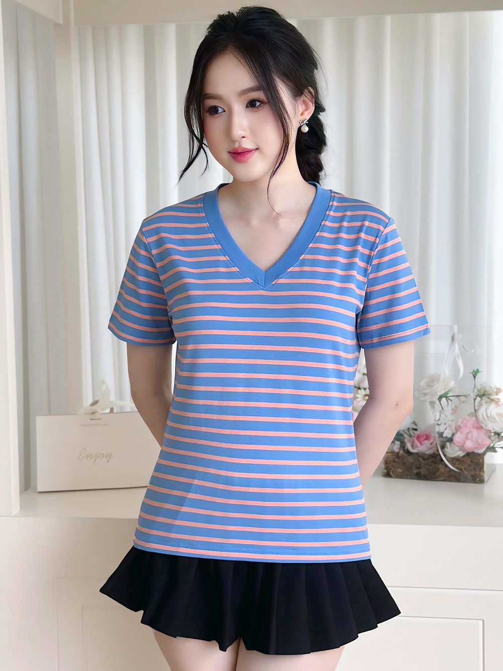 Áo Thun Nữ Tay Ngắn-Họa Tiết Kẻ Sọc-Cổ V-Mã BSV